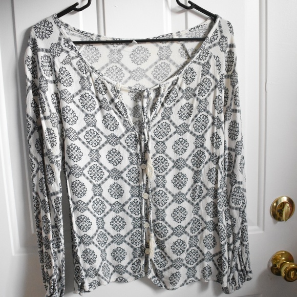 Patterned Blouse - Picture 3 of 3